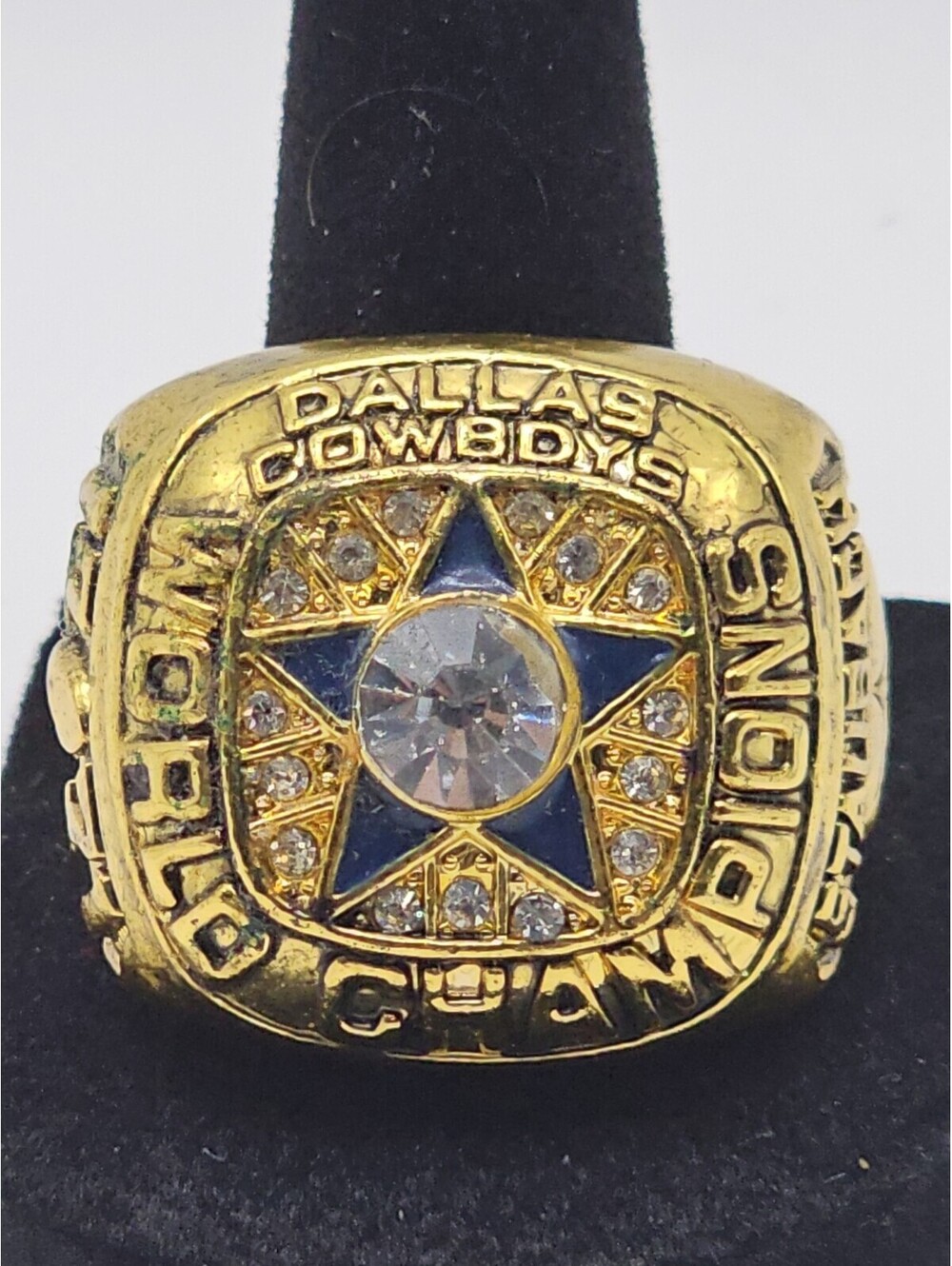 Dallas Cowboys Roger Staubach Super Bowl Replica Ring Gold Tone Blue Star NFL
